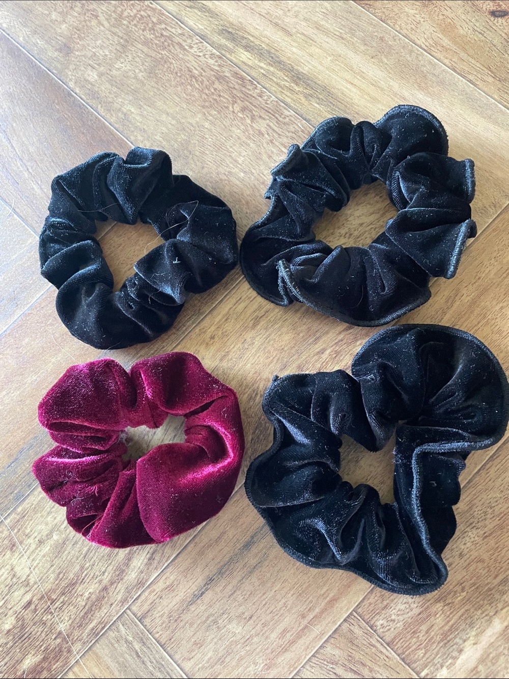 Velvet Hair Scrunchie Set - Black and Burgundy